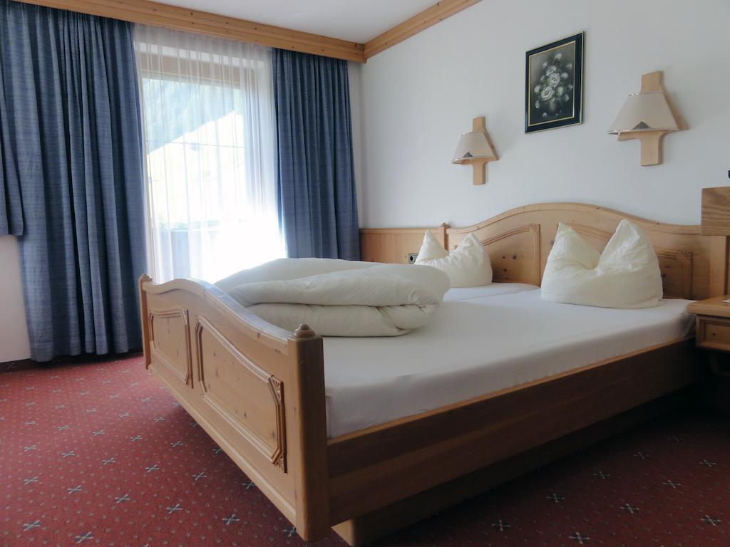 Gaestehaus Alpenland Tux Oda fotoğraf