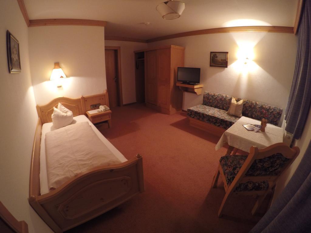 Gaestehaus Alpenland Tux Dış mekan fotoğraf